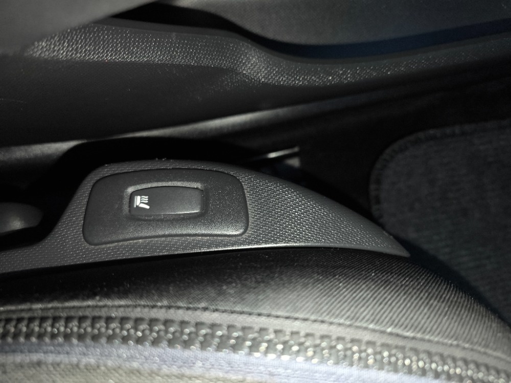 Renault Captur 1,5 dCi (2013) výbava Intens SLEVA - 16