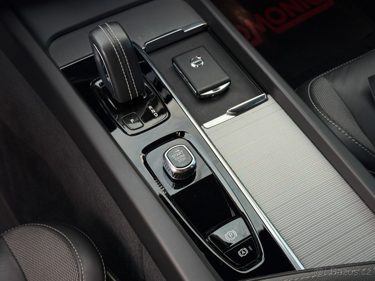 Volvo XC60 R Design AWD Plna vybava, 1.majiteľ, PPF - 16