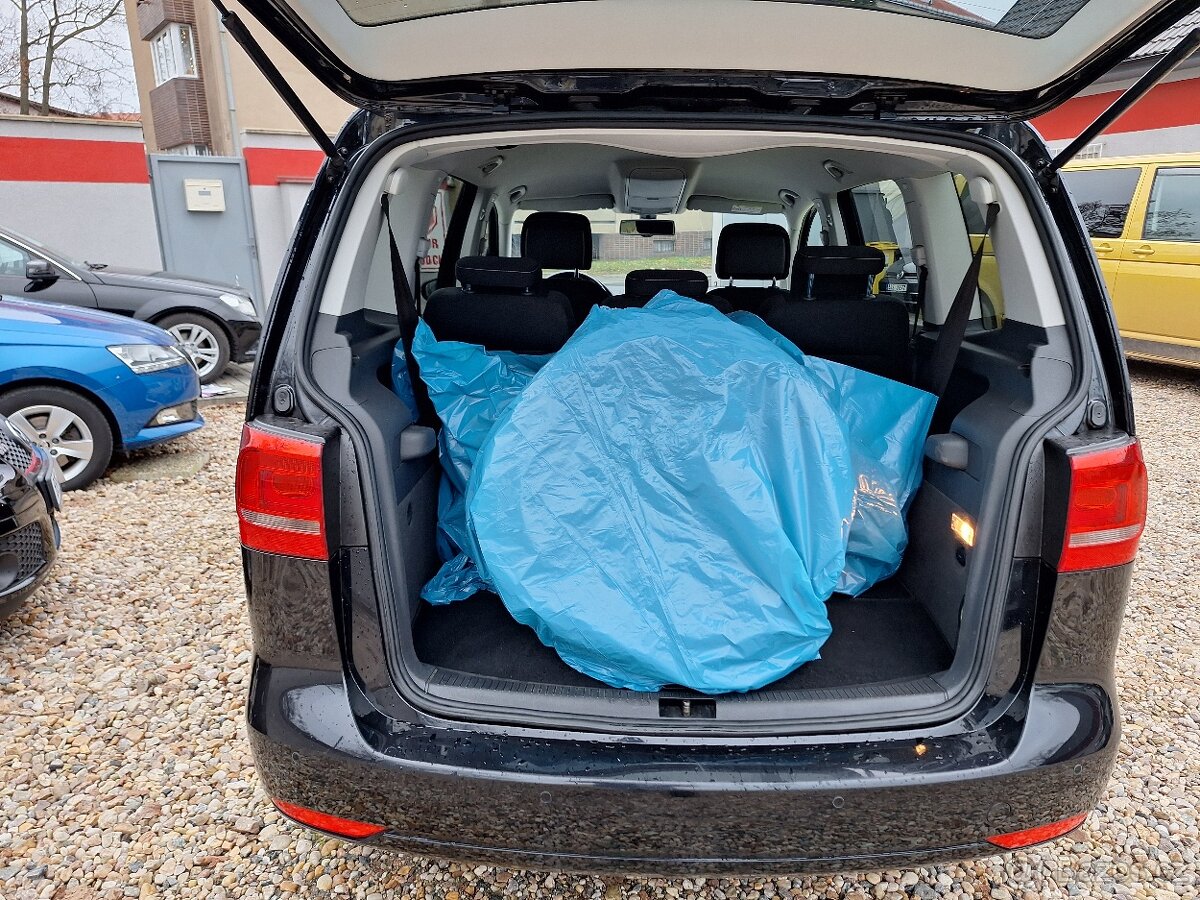 Volkswagen Touran 1.2 TSi 77KW S.Kniha, 7Míst + Zimní kola - 16
