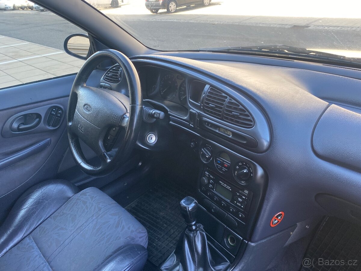 Ford Mondeo 2,5 V6 125 kW - 16