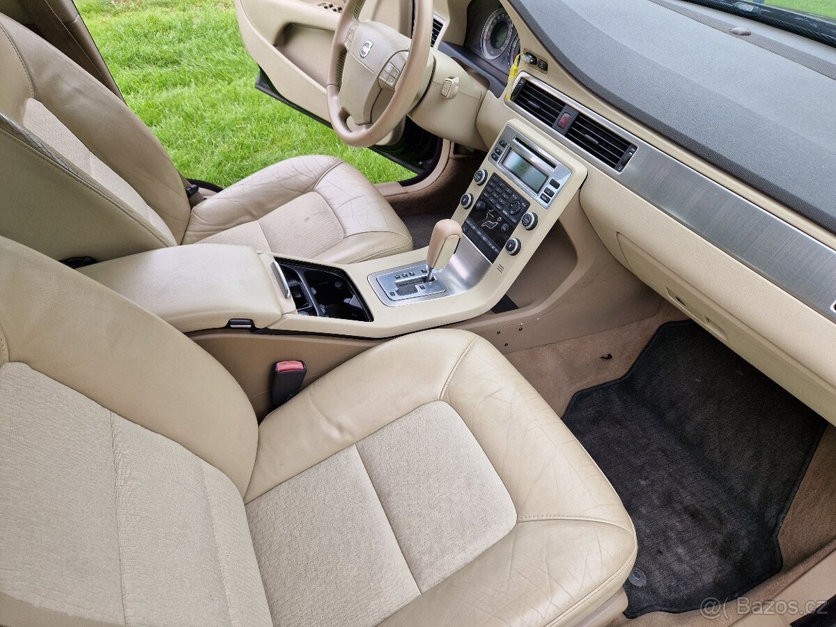 Volvo V70 D5 136kw - 16