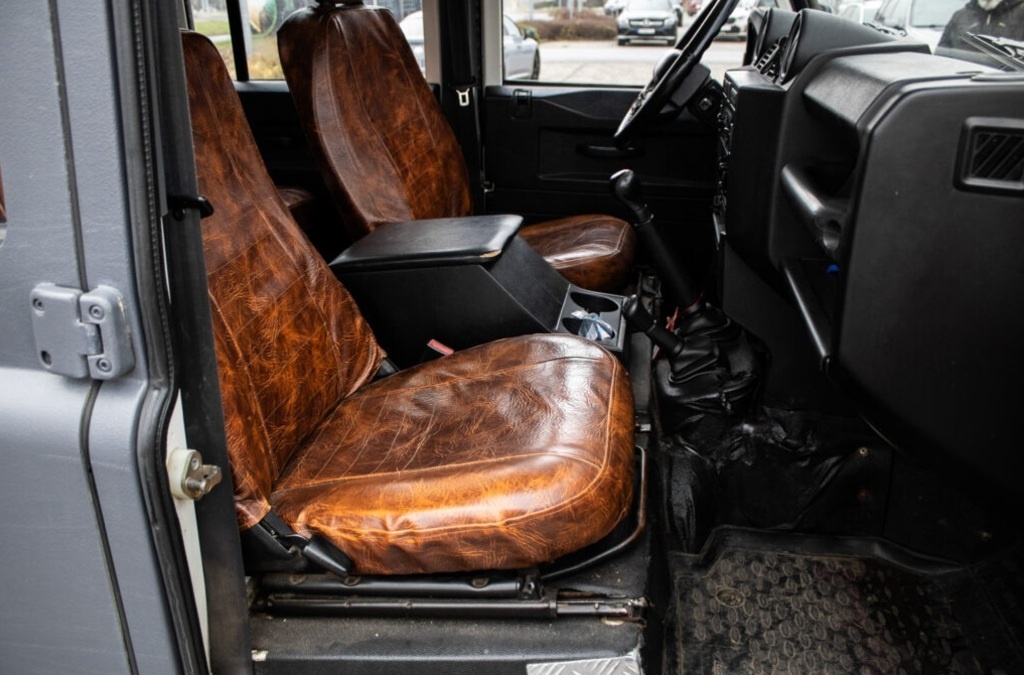 Land Rover Defender 110 SW, 90kW, (2007) - 16