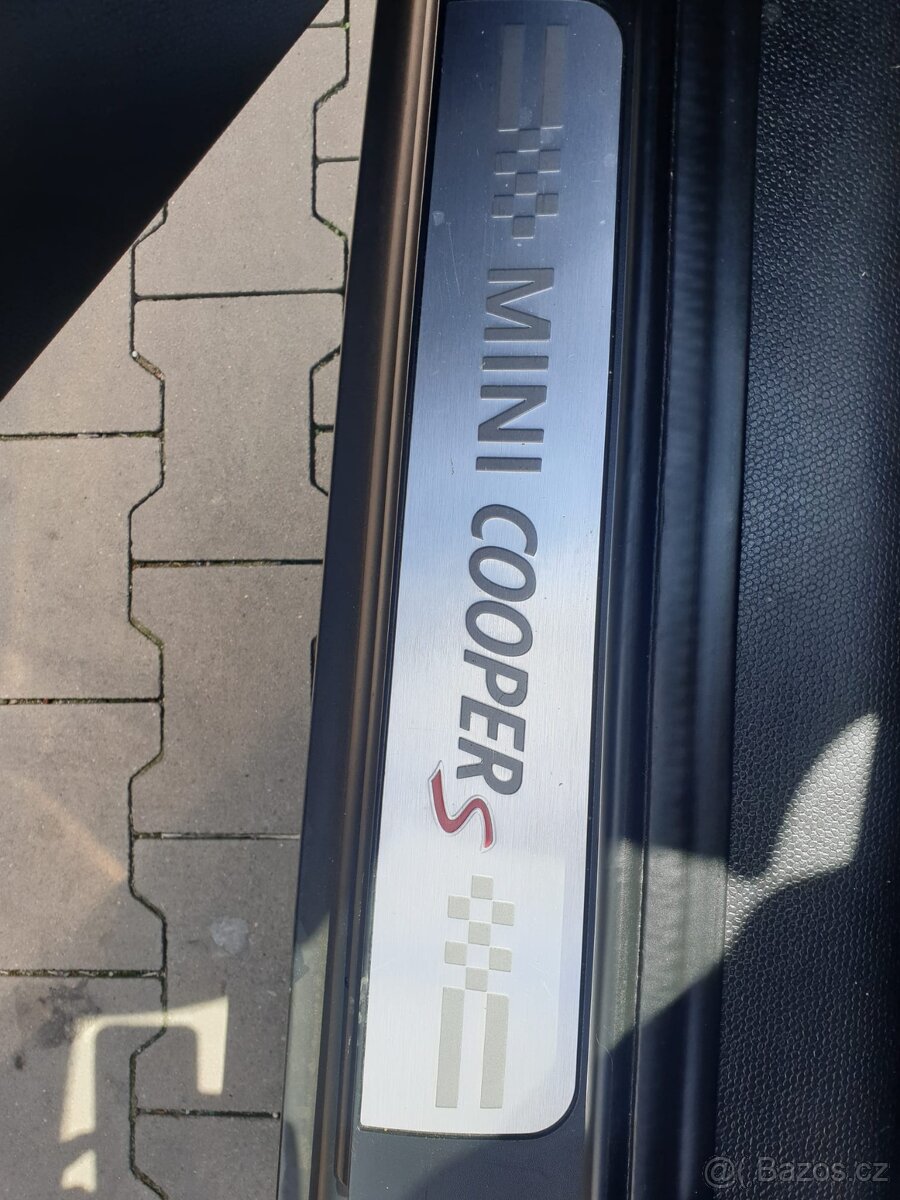 Mini Cooper Countryman - 16