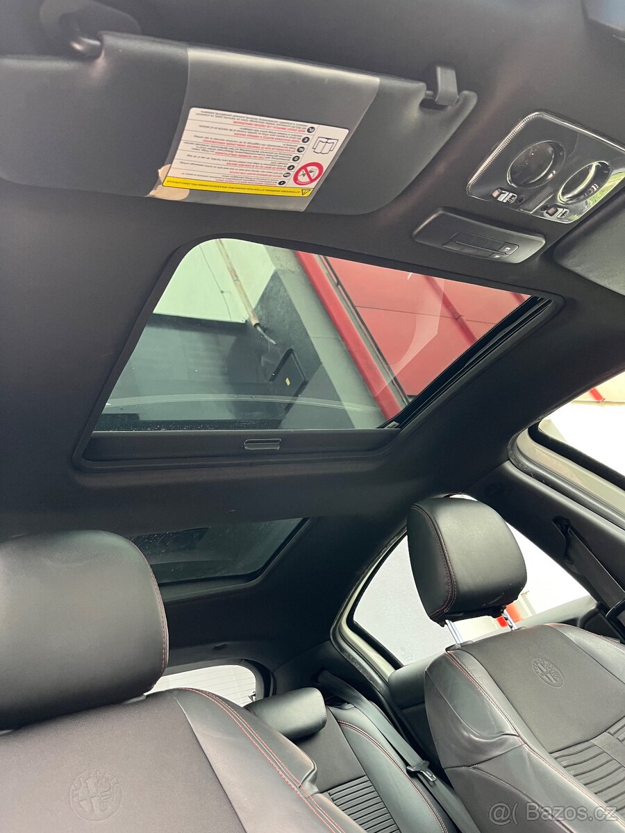 Alfa Romeo Giulietta 1.6 JTDm Šport = 196531km, 2011 = - 16