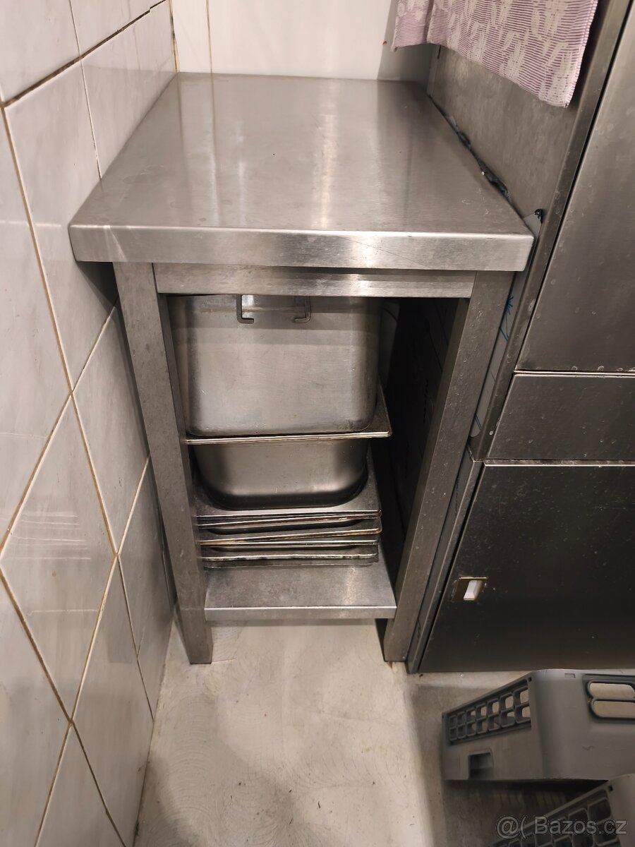 Predám kompletné vybavenie pre reštauráciu a bar – 300 000 K - 16