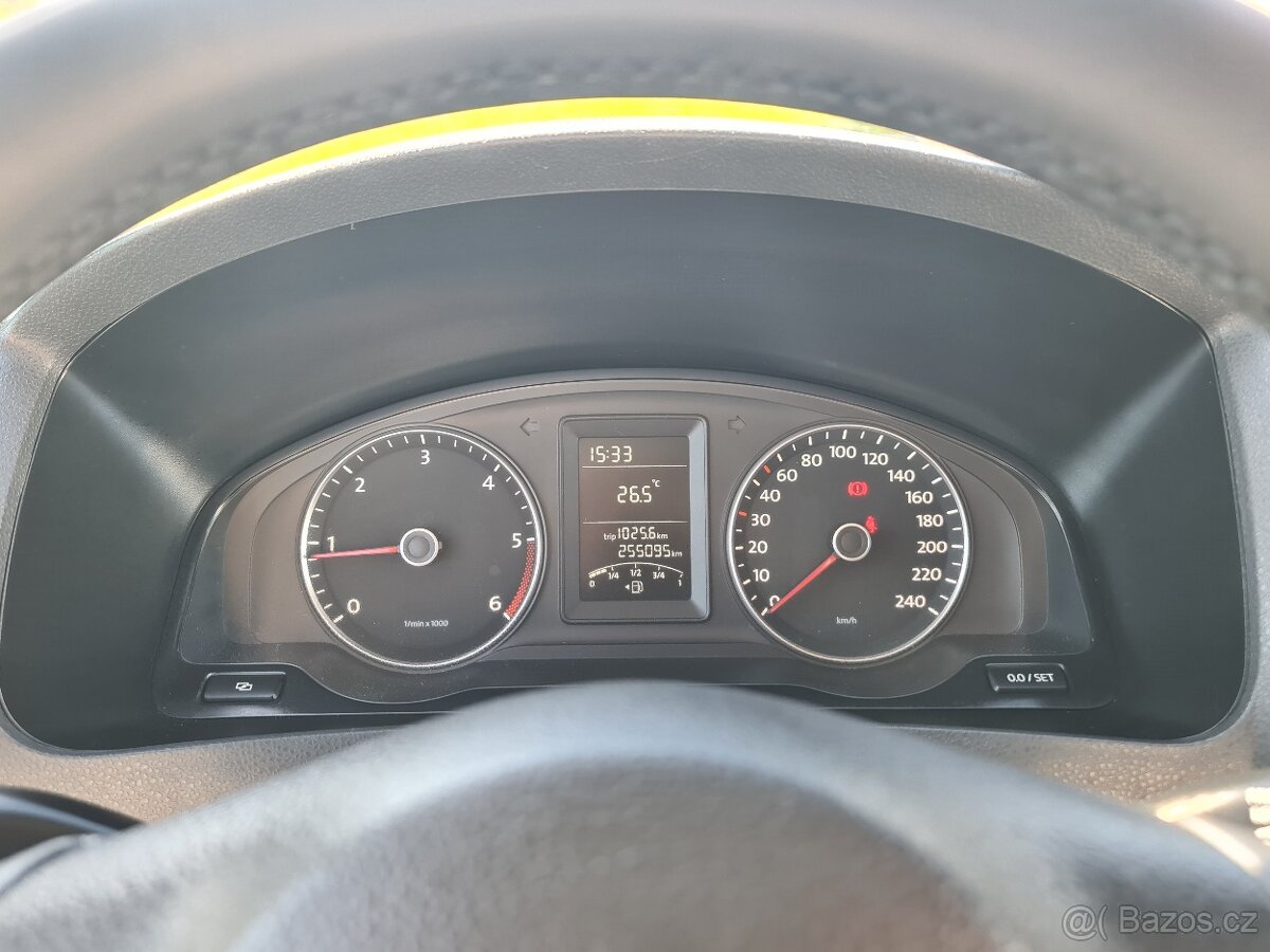 VW CARAVELLE T5 2.0 TDi 75-KW KLIMA 9-MÍST SERVISK 1.MAJ. - 16