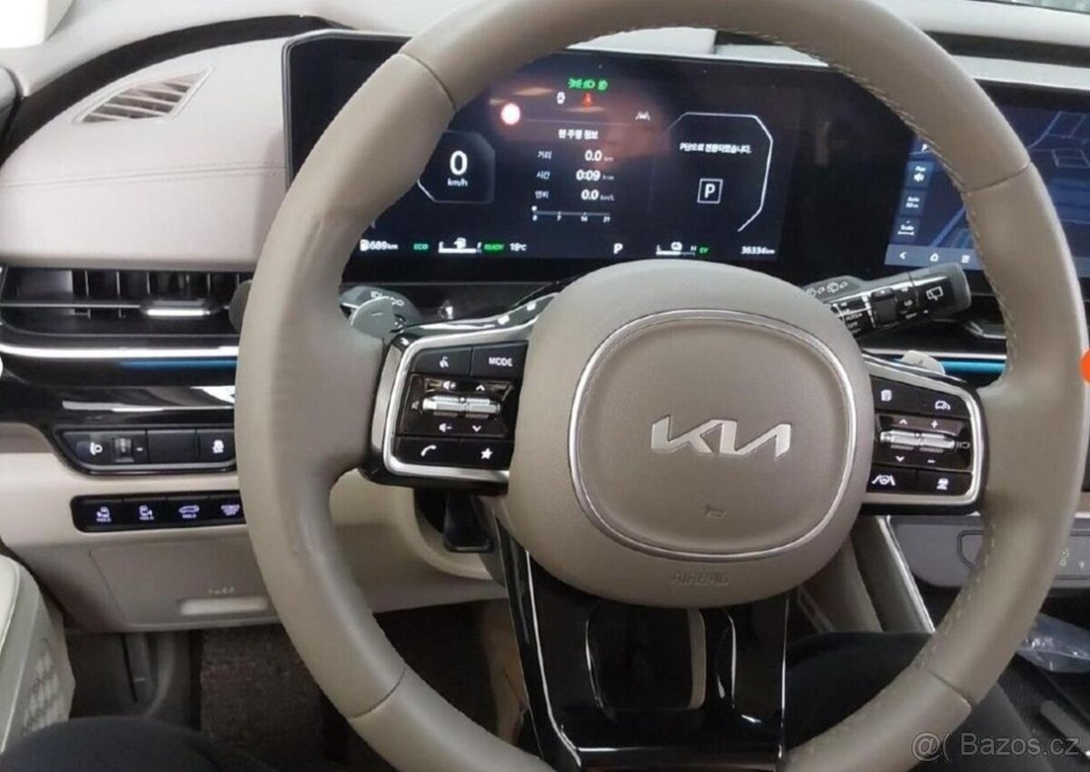 Kia Carnival 1.6-HEV-9MÍST-VŮZ NA CESTĚ - 16