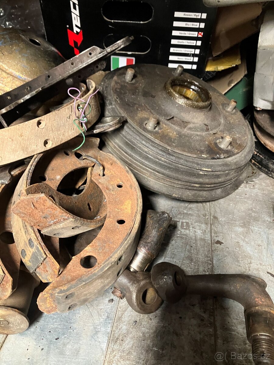 směs auto dílů pro veterány - 16