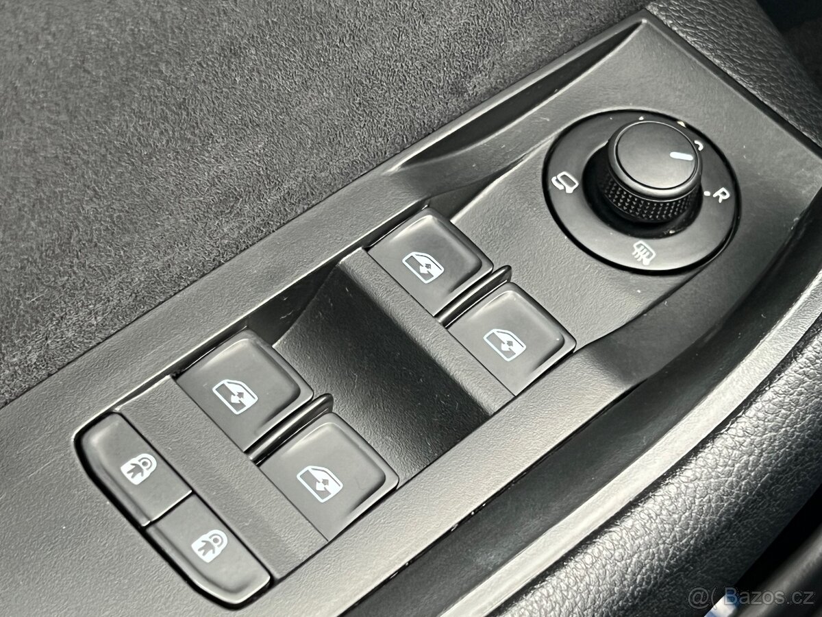 Škoda Superb kombi 2.0TDi Sportline DSG nez. topení - DPH - 16