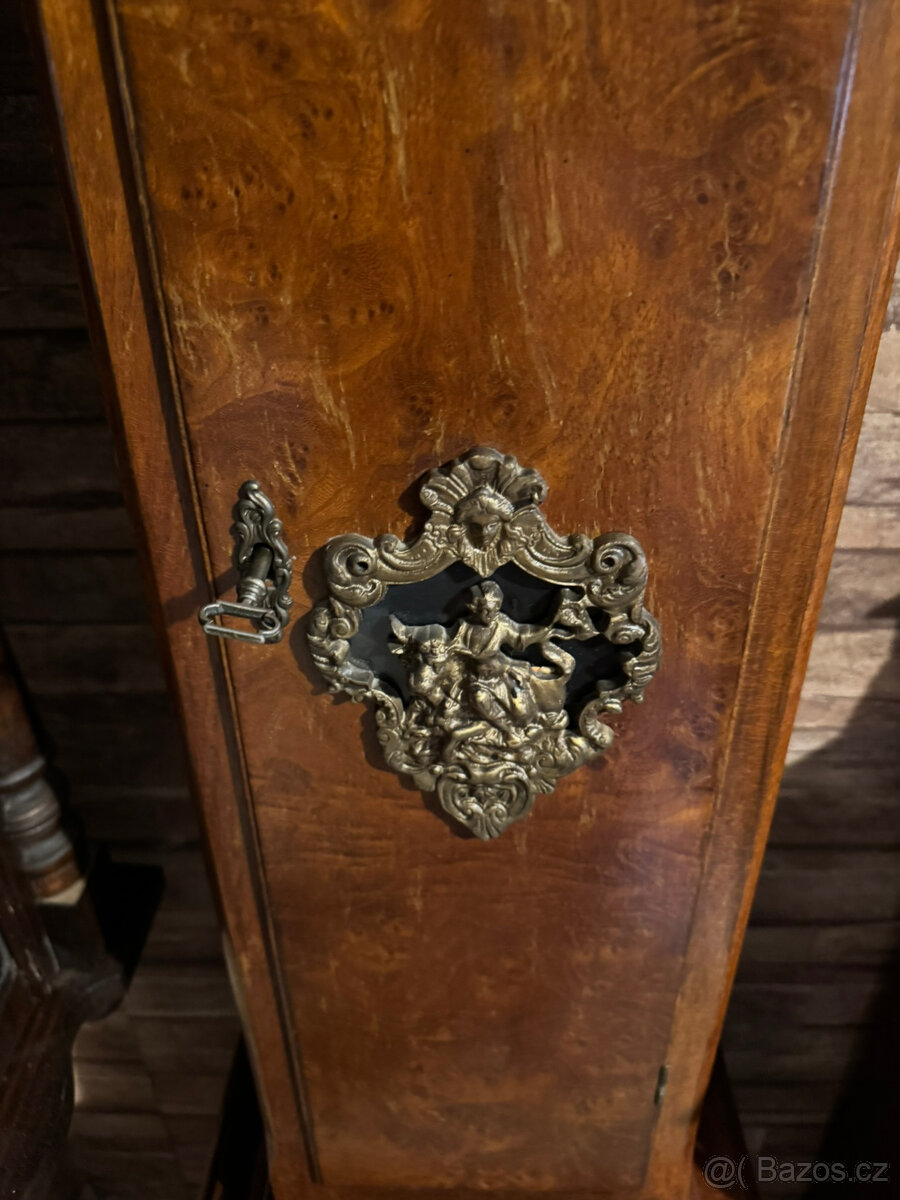 Prodám dvoje podlahové hodiny ve výborném stavu. - 16