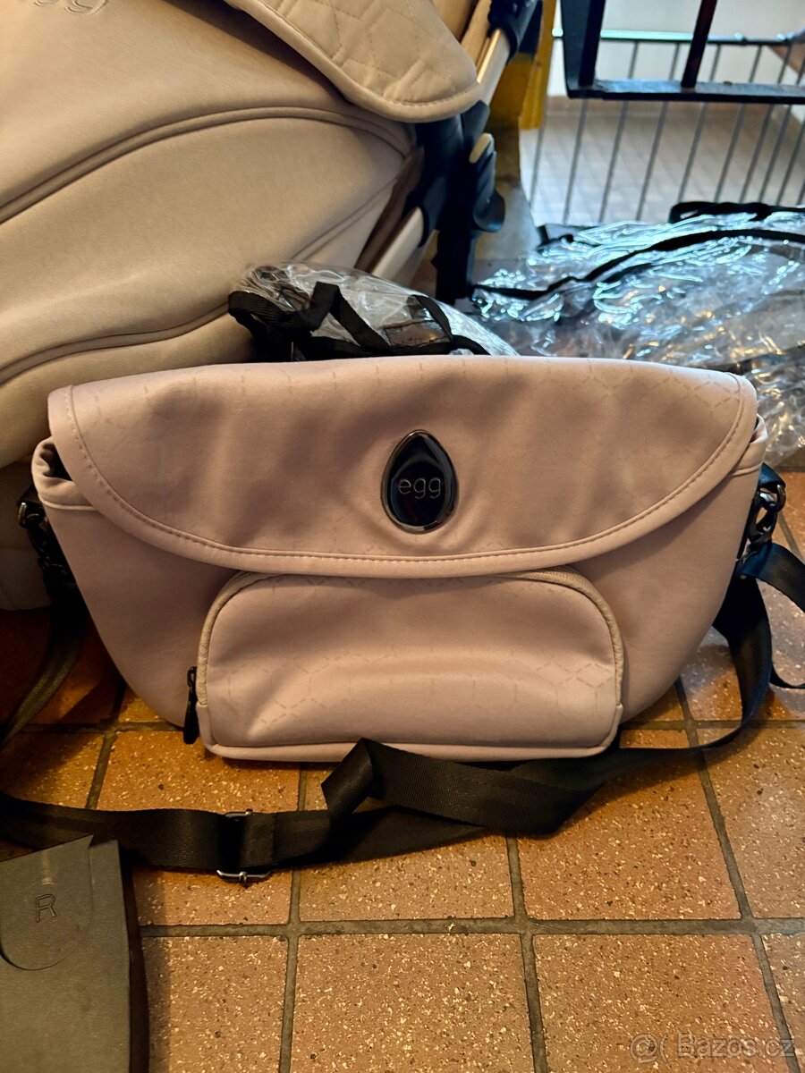 Kočárek EGG 2 – 9v1 | Feather | Isofix - 16