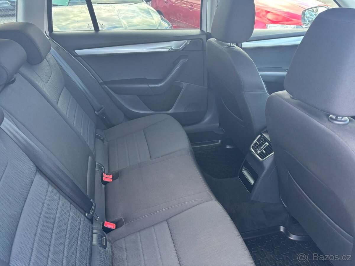 Škoda Octavia 1.4 tsi 110kw r.v.2015, Serviska - 16