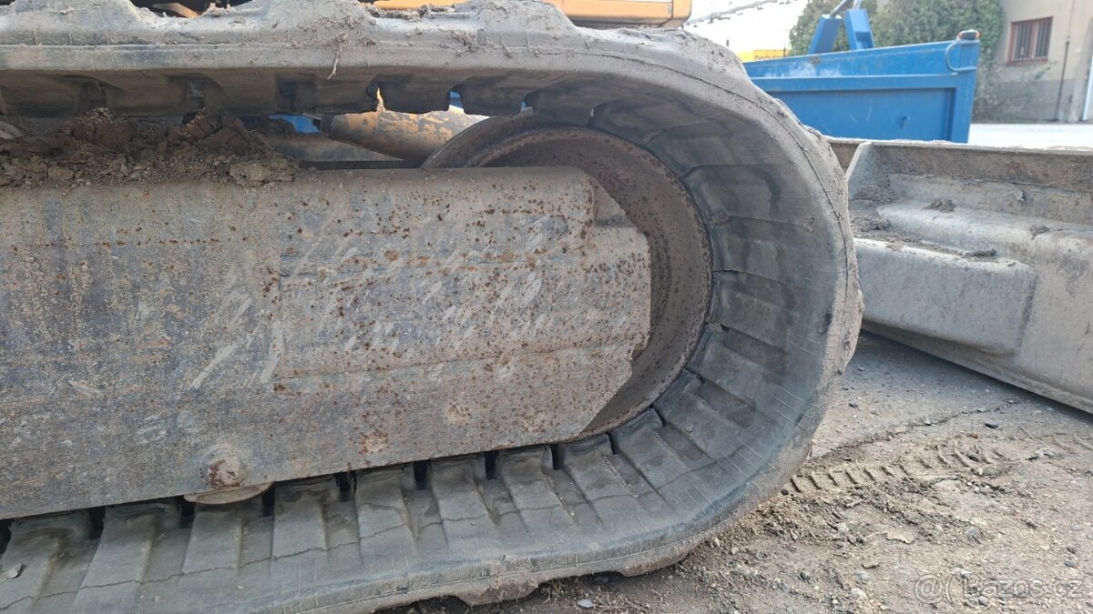 JCB 8052 - 16