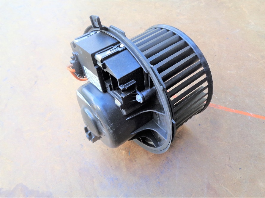 Škoda Superb II 1.8TSI 118kW CDAA barva 1Z1Z náhradní díly - 16