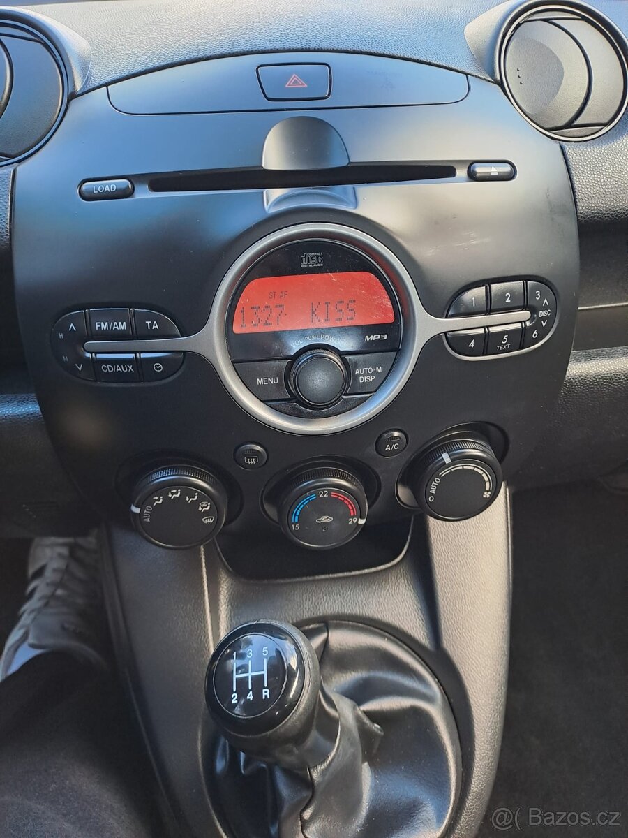 Mazda 2 - 16