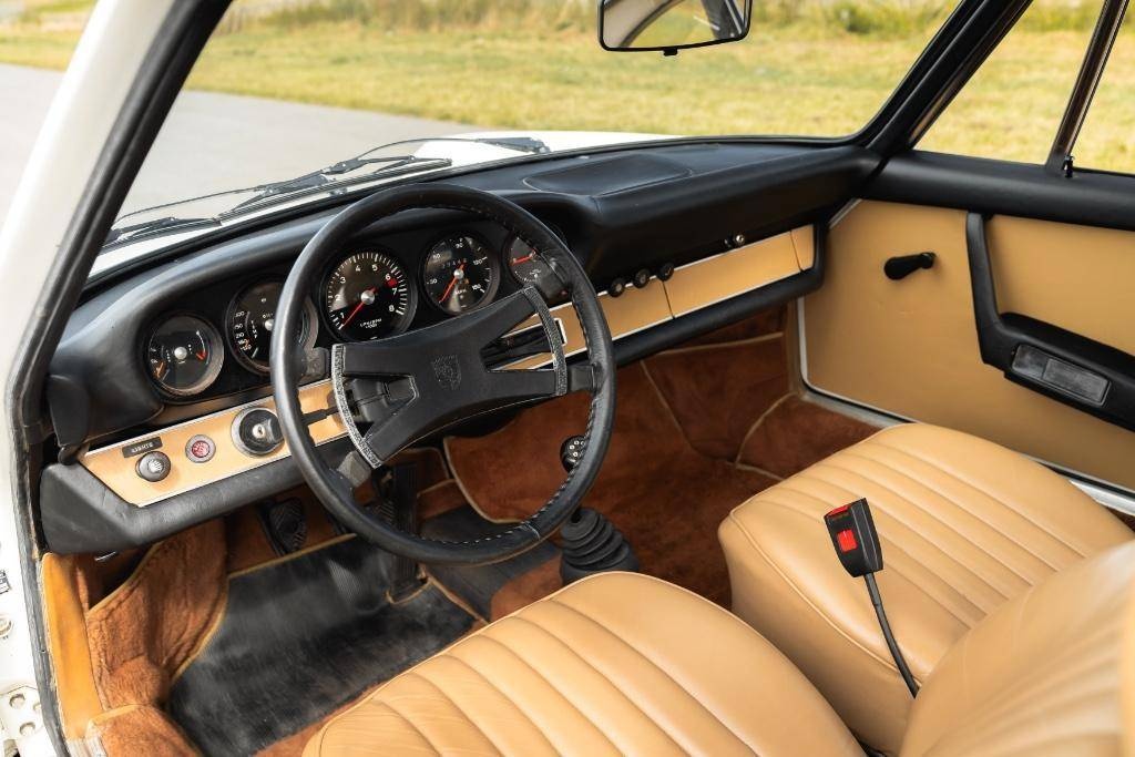 Porsche 911 T/E 2.4 z roku 1973 - 16