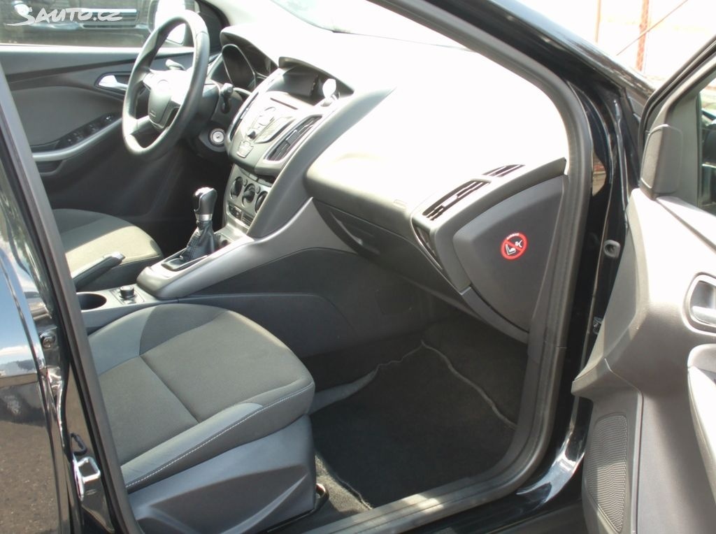Ford Focus, 1,6 16V 92Kw bez turba,park.senzory,vyhř.sed. - 16