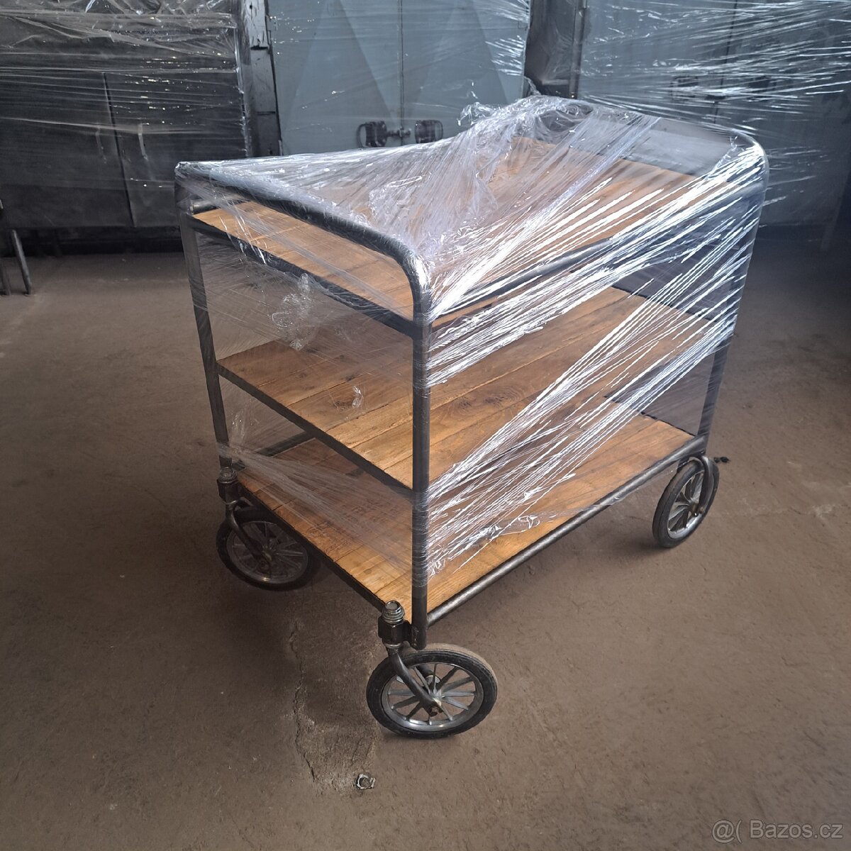 Industriální dekorace, doplňky, kanystry atd - 16