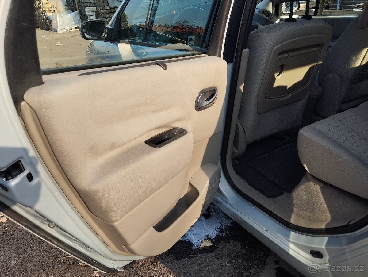 RENAULT SCÉNIC II - 16