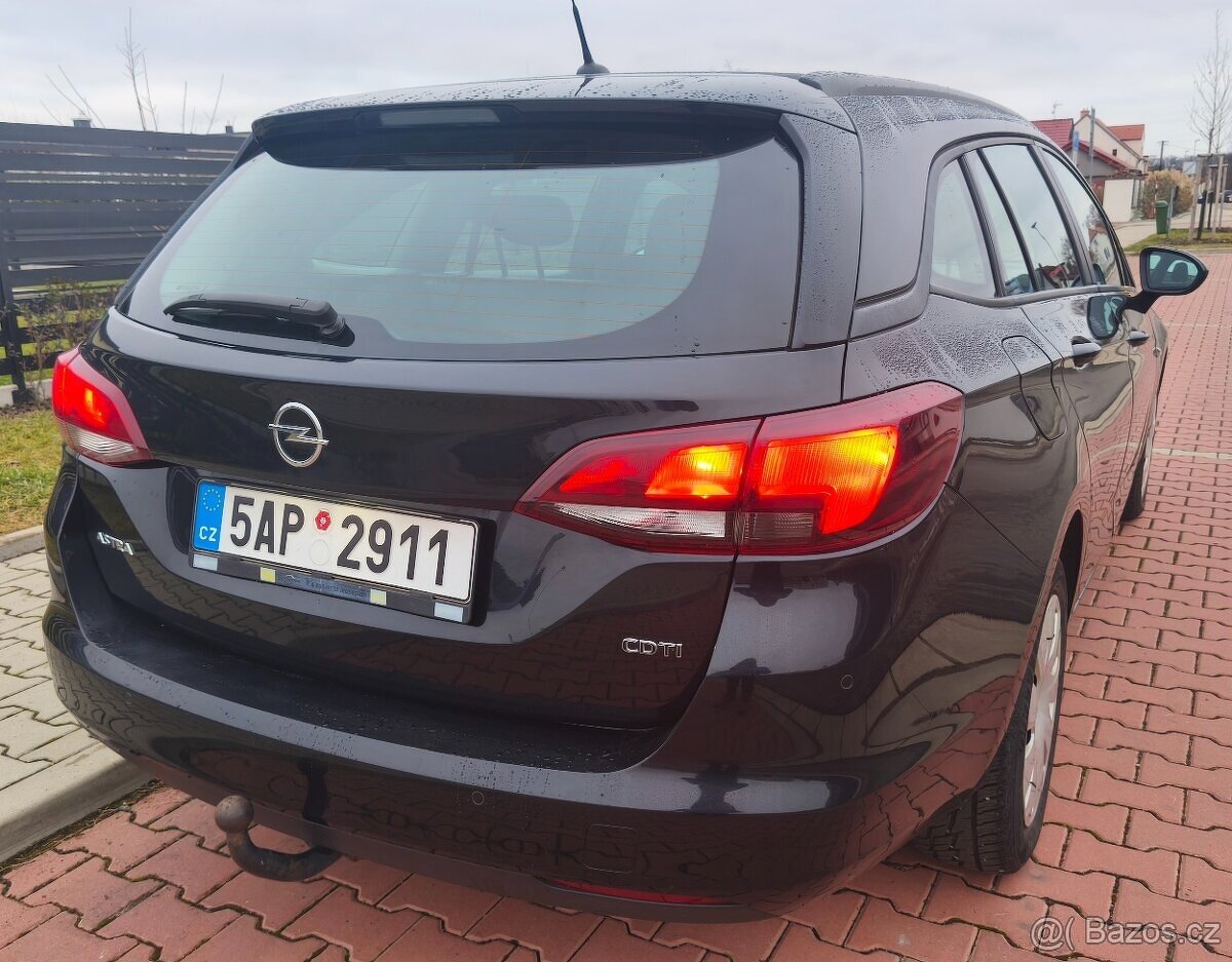Opel Astra ST kombi 1.6 CDTi 100 kW - po servise za 40tis.Kč - 16