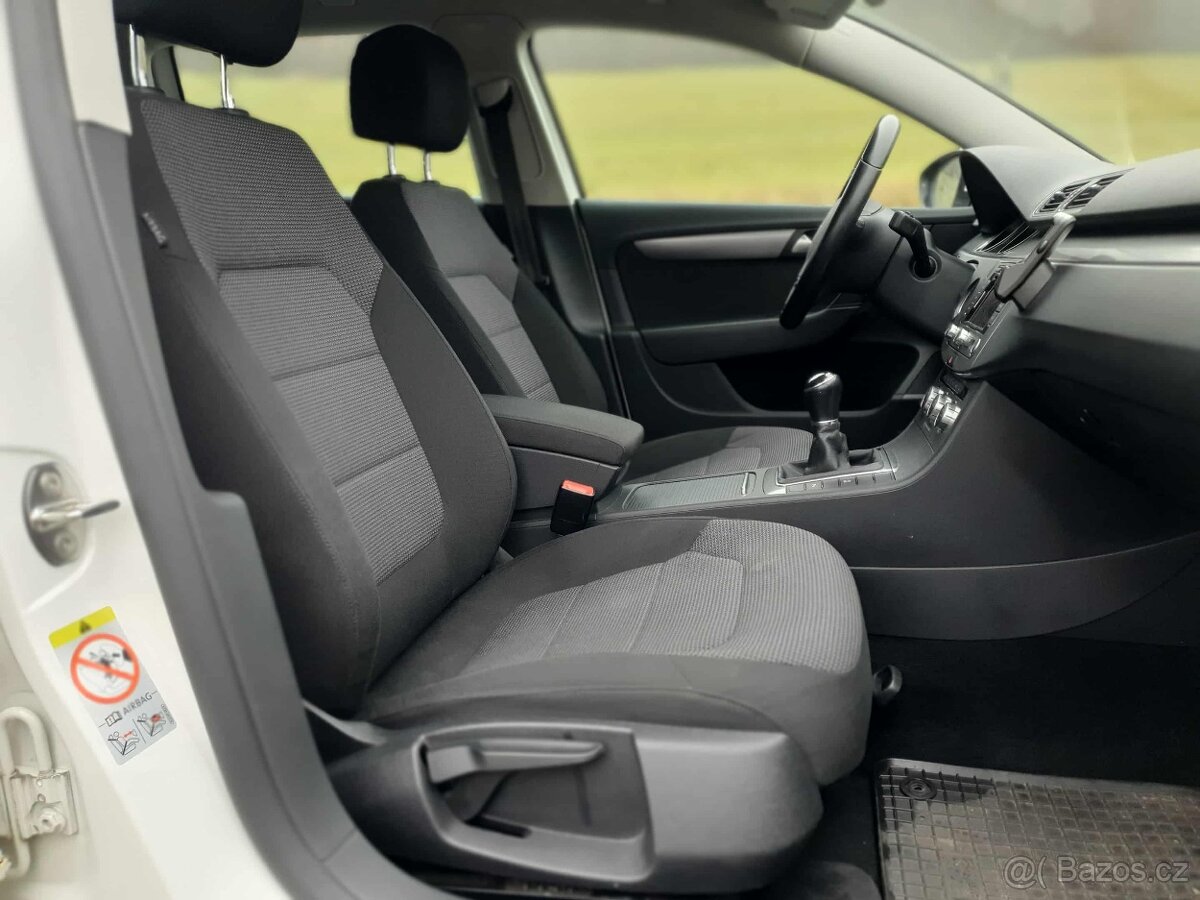 VW Passat B7 2.0 TDi, COMFORTLINE, XENONY, SENZORY, NAVI. - 16