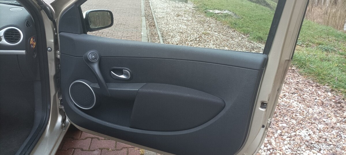 Prodám Renault Clio 3 , 1.6 i , 16V - 82 KW/111 PS - dovoz D - 16