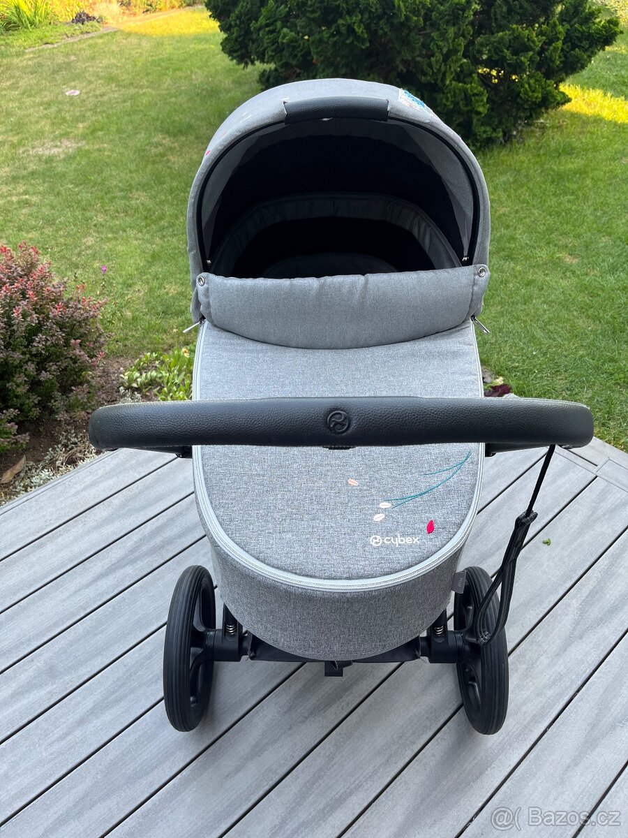 Hluboká korbička Cybex Priam Lux KOI a podvozek - 16