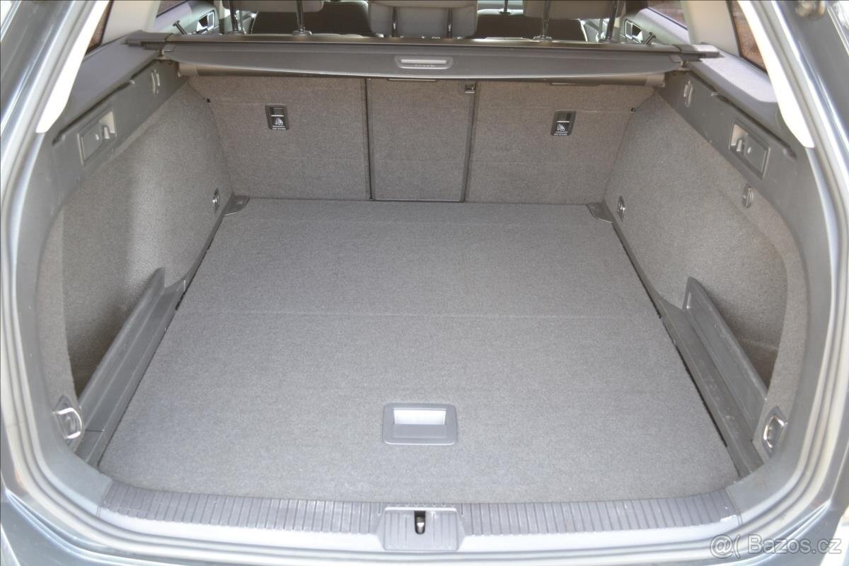 Volkswagen Passat 2.0 TDI DSG FULL LED ACC - 16