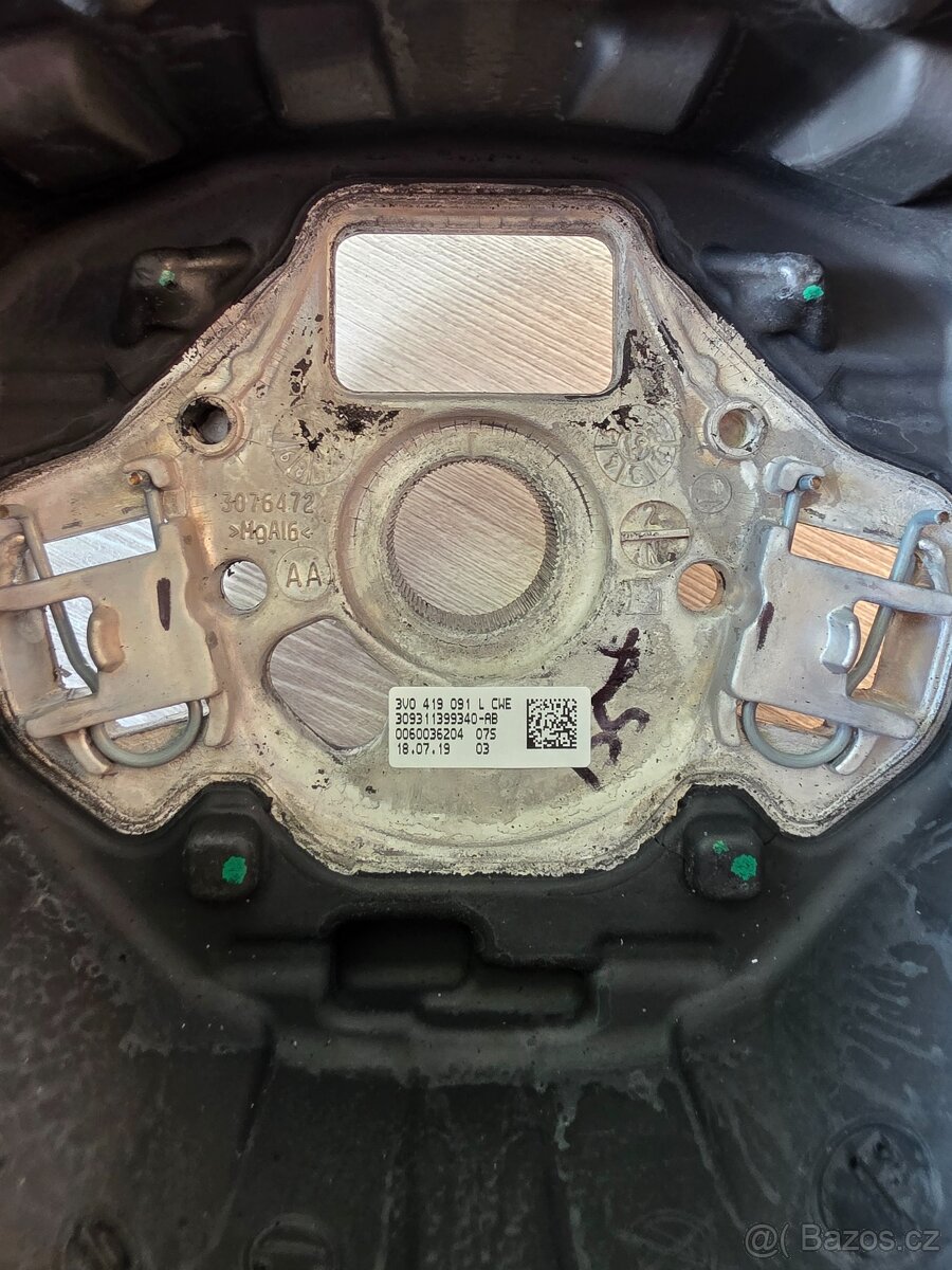 Nový MULTIFUNKČNÍ volant Škoda - 16