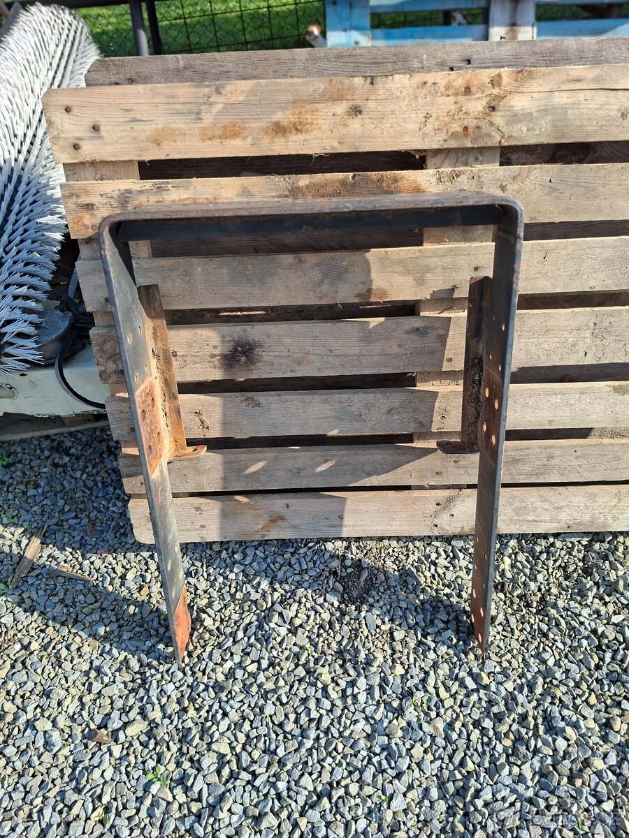 Zetor uřI díly - 16