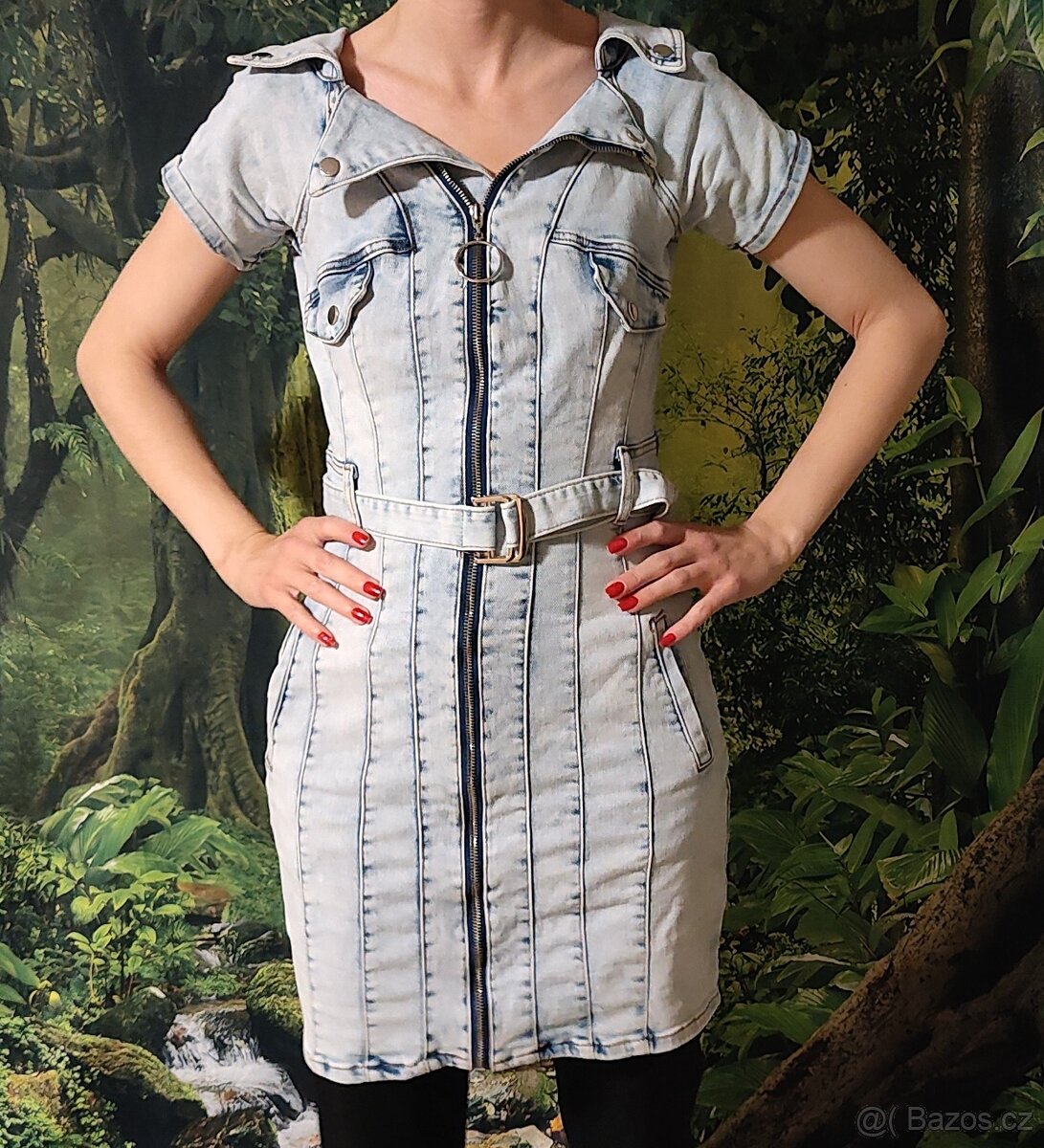 Set krásného oblečení šaty, kabát, triko - 16