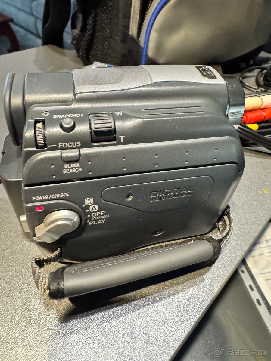 Funkční videokamera JVC GR-D33E - 16