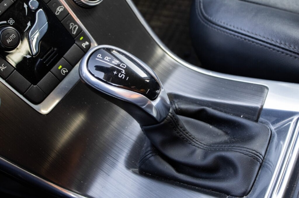 Volvo XC60 140kW (2015) - 16