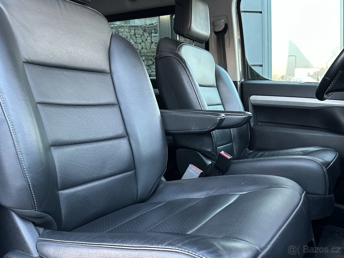 Peugeot Traveller 2022 - 16