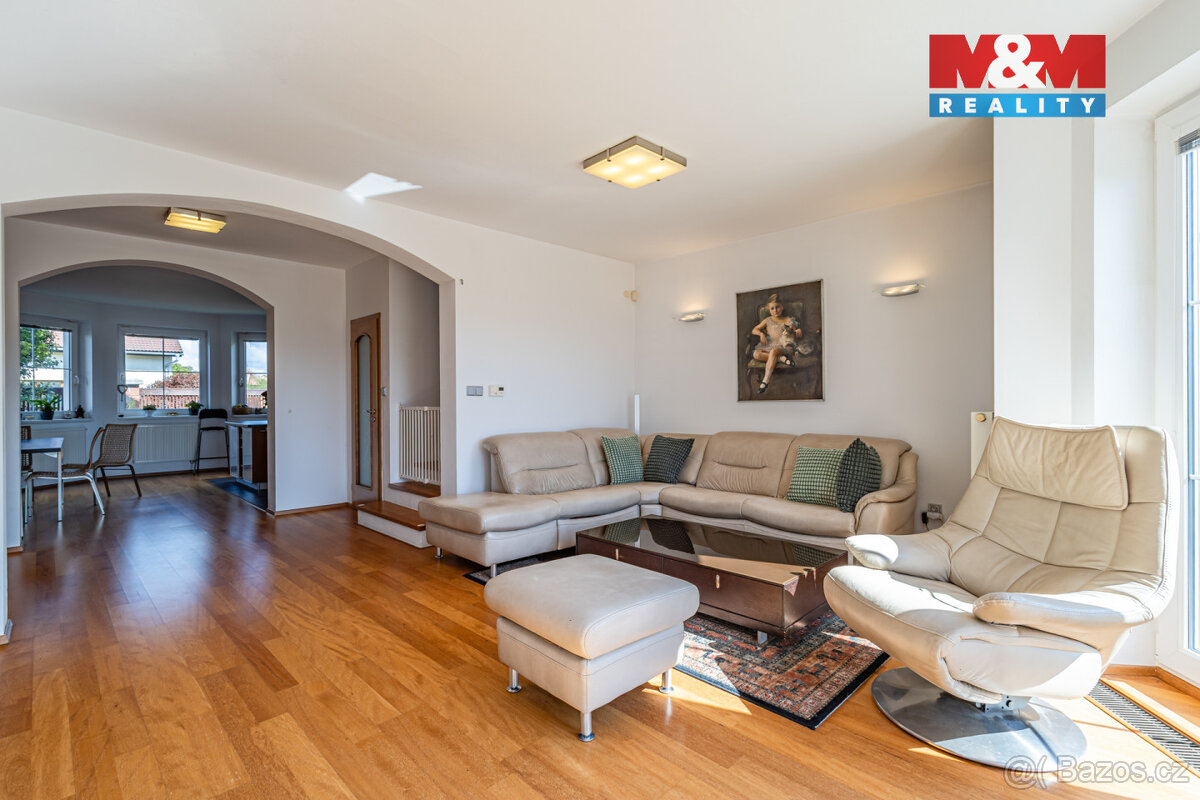 Prodej rodinného domu, 180m², Veltrusy, ul. U Stadionu - 16