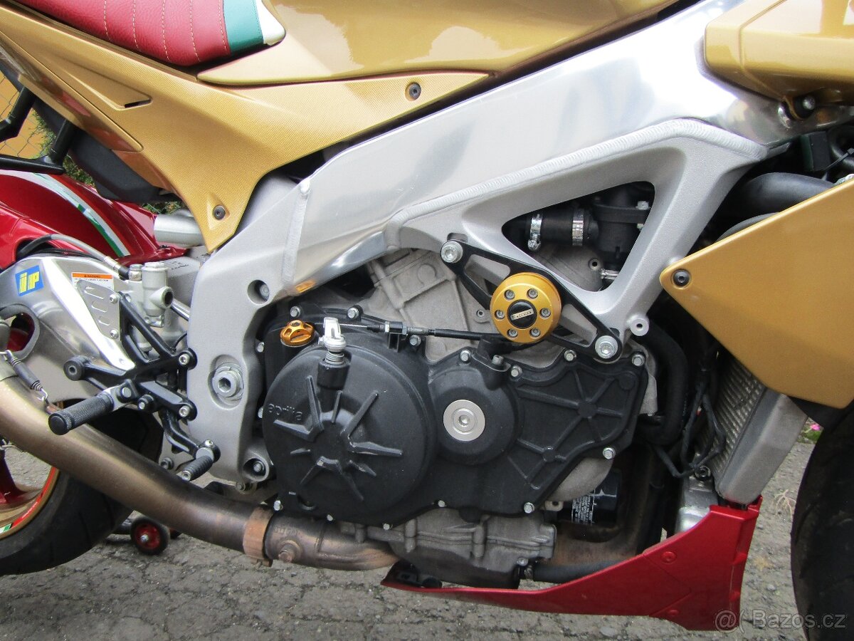 Aprilia Tuono V4 - 16