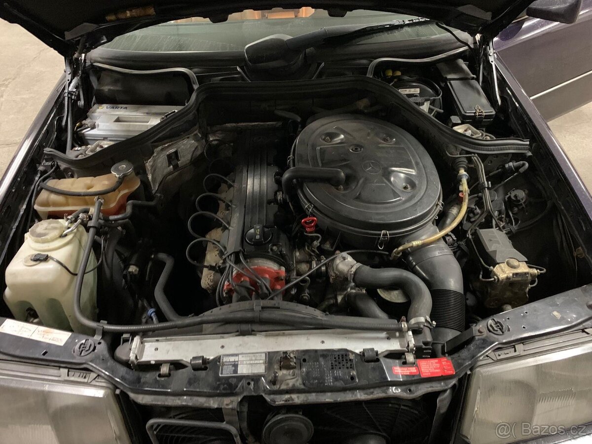 Mercedes-Benz 124C Coupe - 16