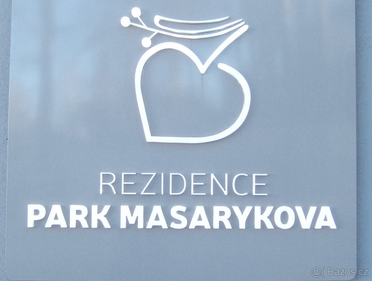 Pronájem bytu 2+kk (ca 60 m2) s terasou i parkováním, LB - 16