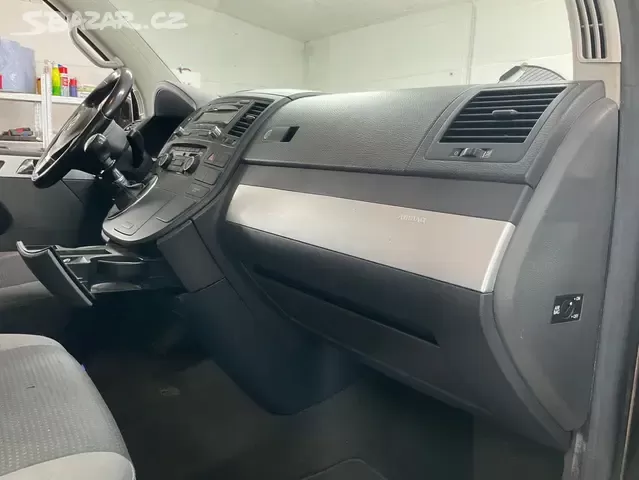 VW Multivan T5 2.0TDI 103kW Team Webasto,tažné,serviska - 16