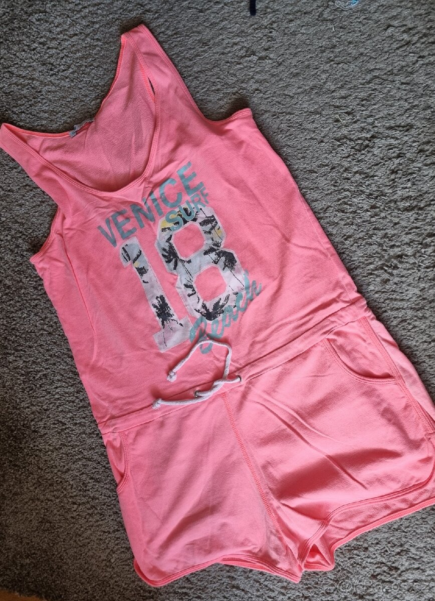 Balíček dívčího znač. obl.18 kusů,věk 12-14 - 16