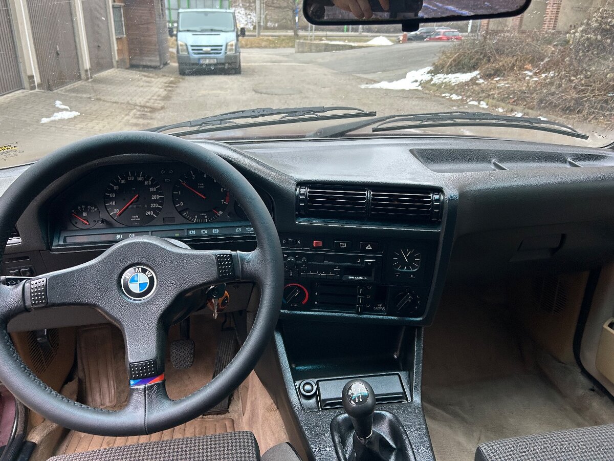 Prodam BMW e30 kupe 320i - 16
