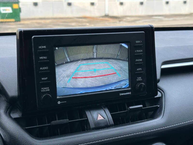 2021 Toyota RAV4 LE - 16