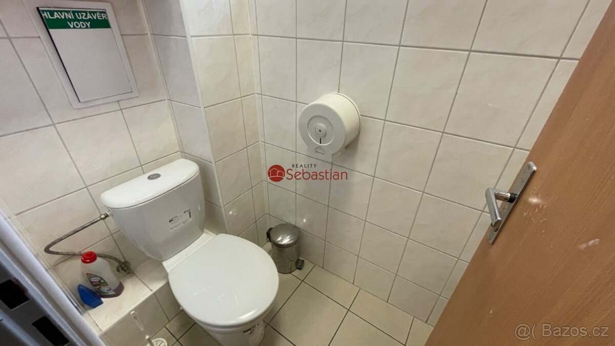 Pronájem komerčních prostor – 184 m², centrum Litvínova - 16