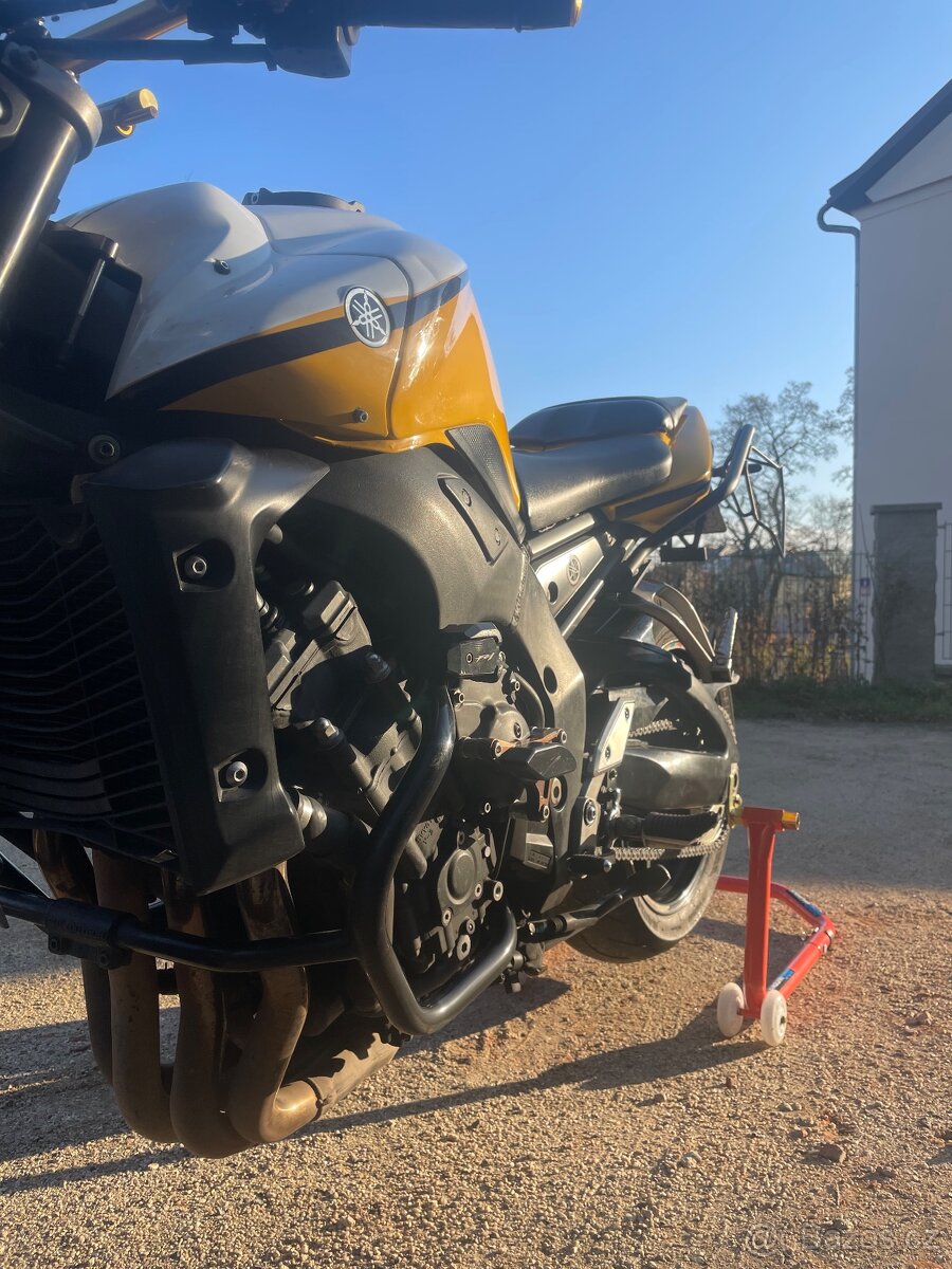 Yamaha FZ1n Laguna Seca - 16