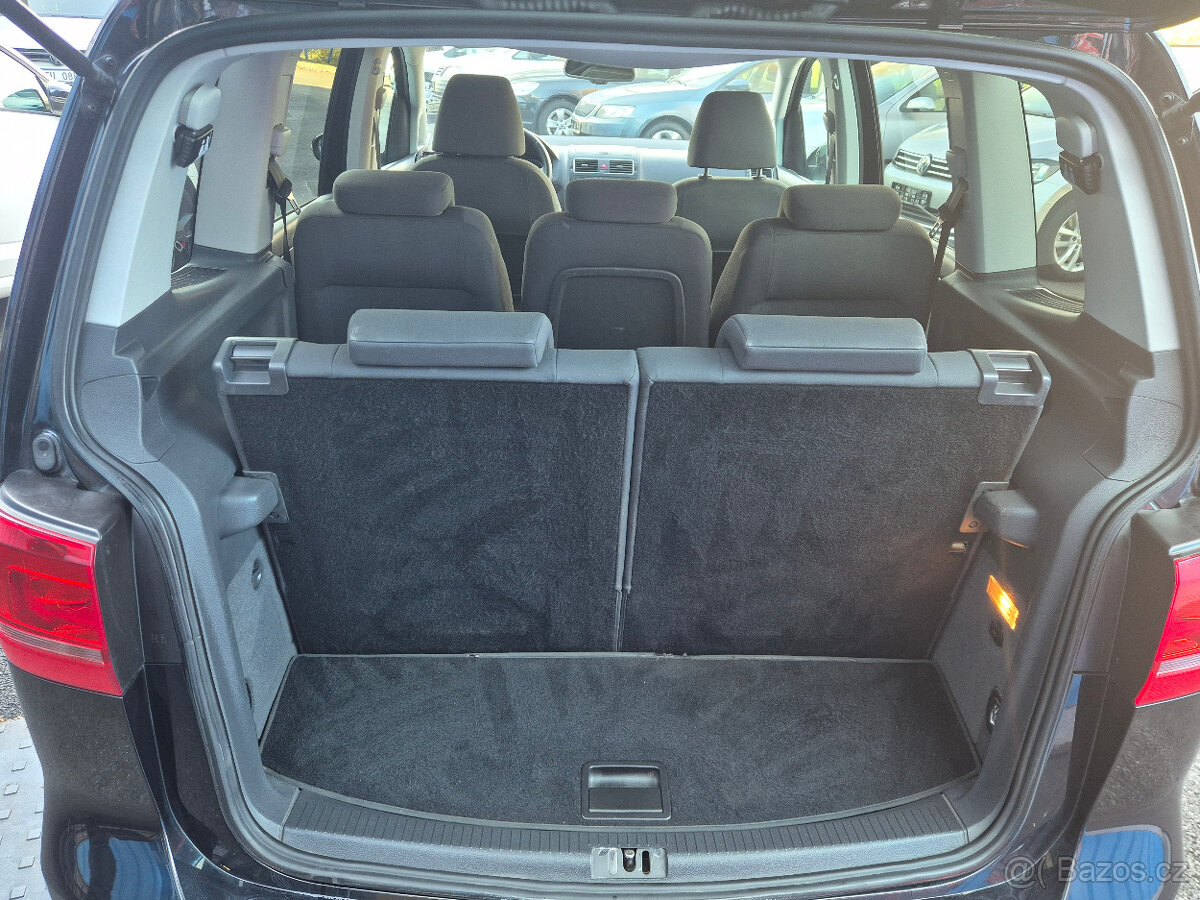 Volkswagen Touran 2.0 TDI 7 MÍST - 16