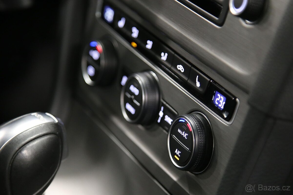 VW Golf VII 1.6 TDI 81kW DSG WEBASTO, r.v. 2016, pravidelný - 16