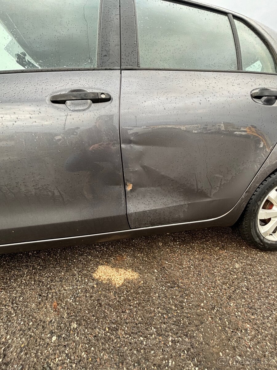 Toyota Yaris 1.3 Benzin - 16