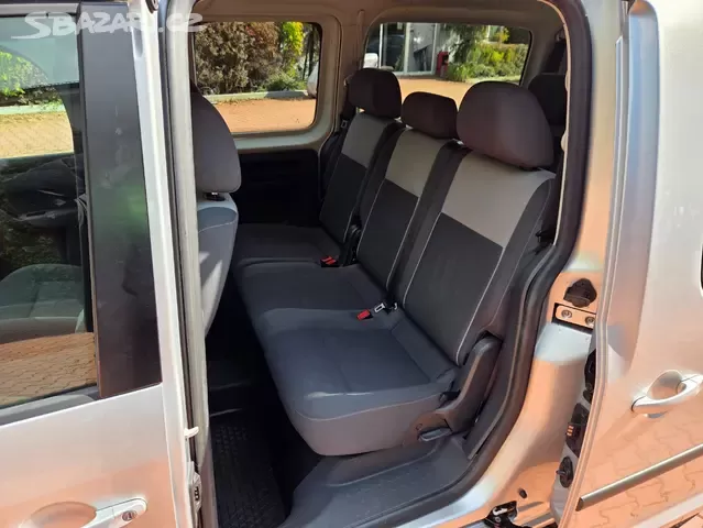 Caddy Maxi 1.6 TDI,7.míst,tažné,serviska,bez koroze,klima - 16