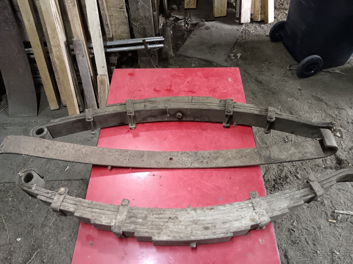 Prodej dilu zetor super - 16