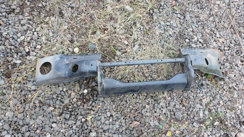 Nissan Patrol Y61 Plastové lemy , zadní nárazník , výztuha - 16